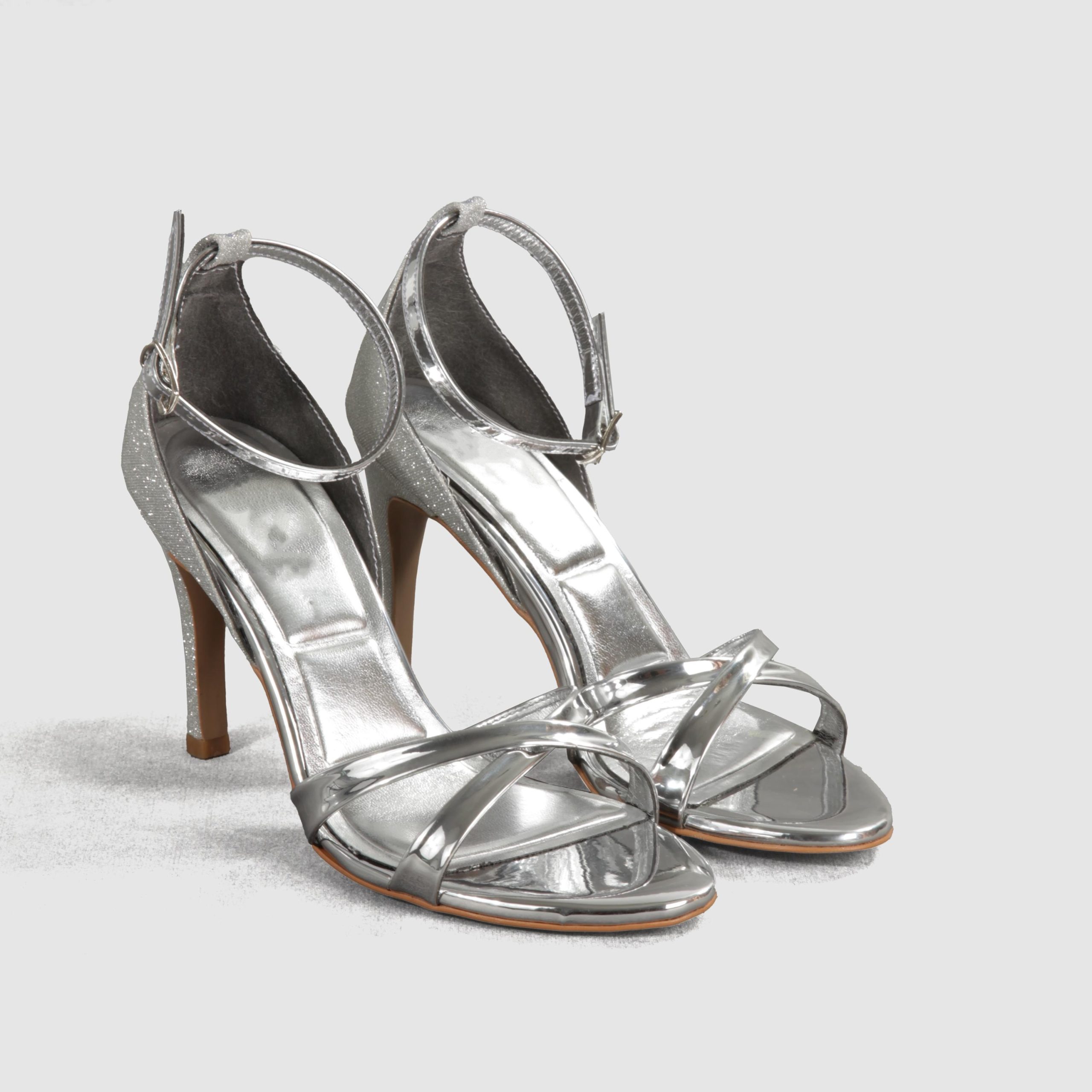 Whole Black Peppercorns